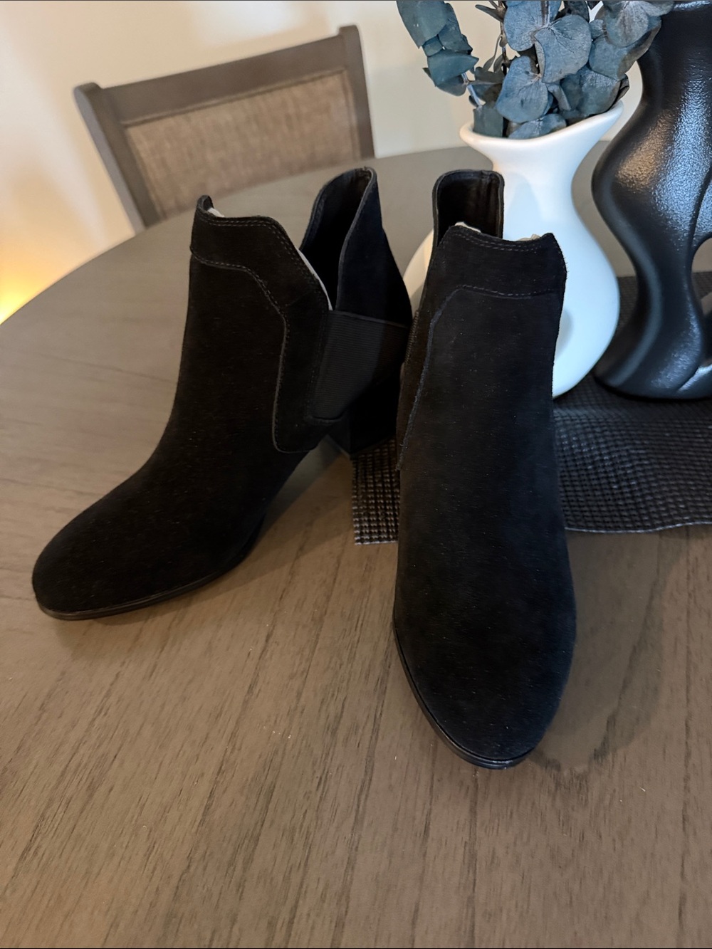 MIA Black Suede Ankle Booties with Low Block Heel NWOT Never Worn Sz 10